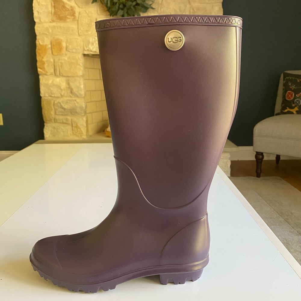 Ugg Boots - New (Without Tags. Never Used). Size … - image 6